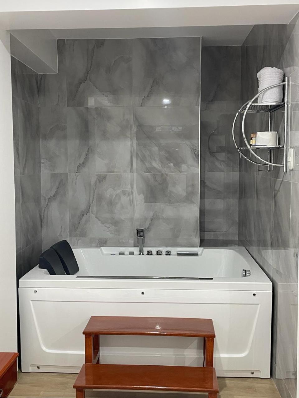 Hotel Americano Хаэн Экстерьер фото